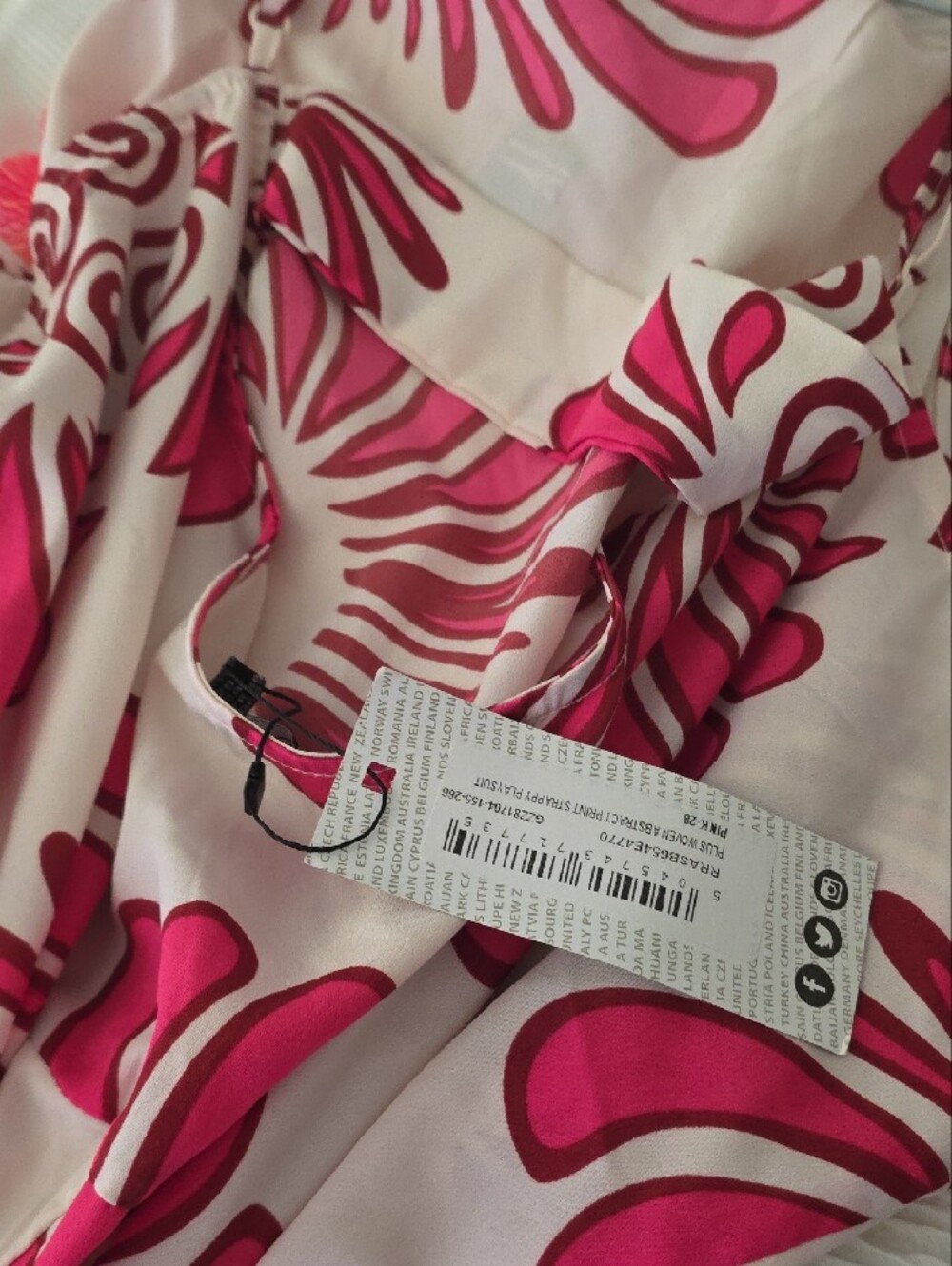 Boohoo Pink Floral Print Halter Midi Dress - Picture 9 of 10